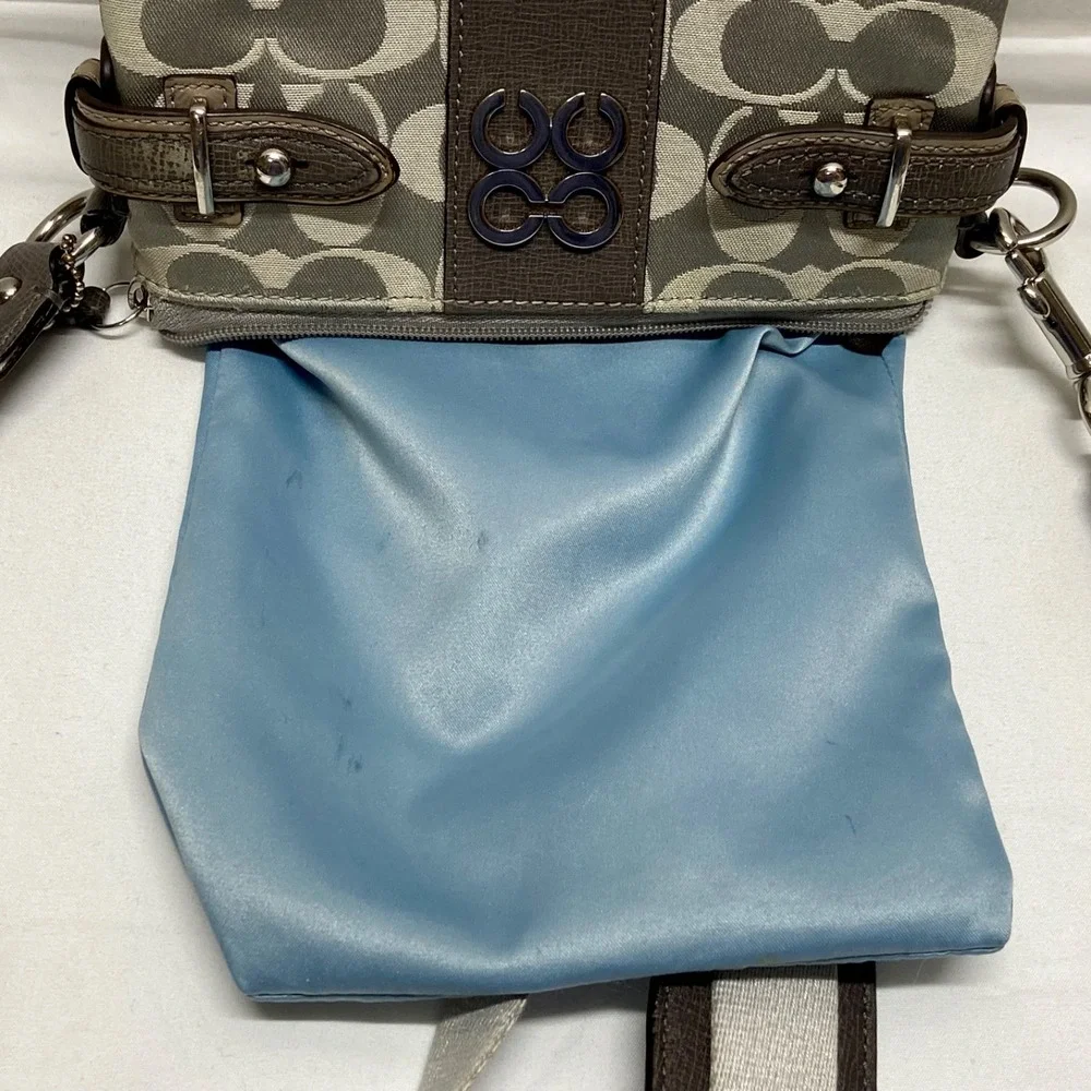 Coach Collette Signature Swingpack 47752 Grey Shimmer Rare Authentic Crossbody